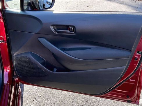 Certified 2025 Toyota Corolla LE image 21