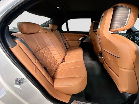 Used 2023 BMW 740i w/ Parking Assistance Package image 29