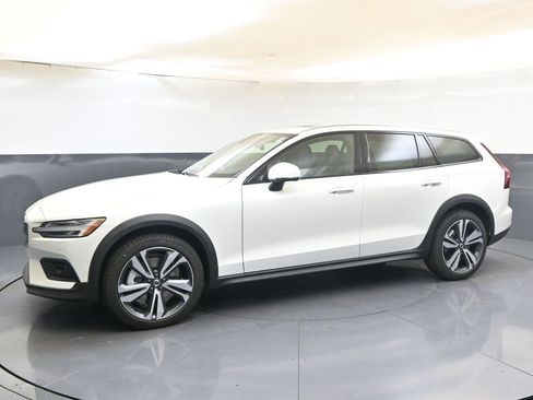 New 2026 Volvo V60 B5 Cross Country Plus w/ Protection Package Premier image 2