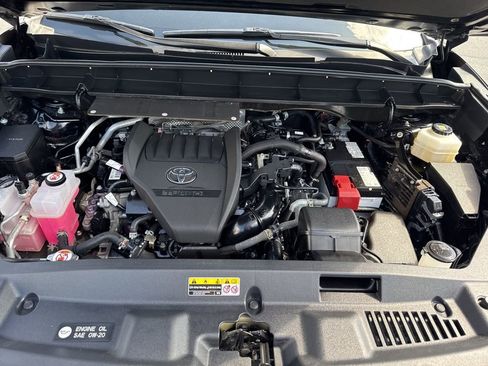 Used 2023 Toyota Highlander XLE FWD image 20
