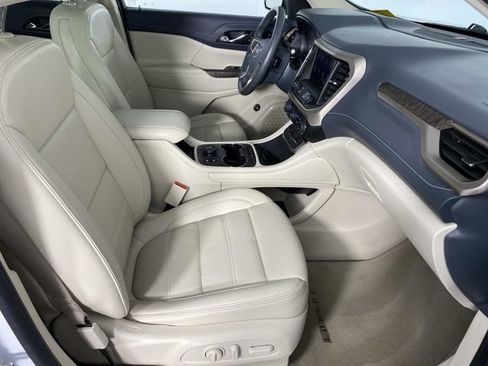 Used 2023 GMC Acadia Denali w/ Denali Ultimate Package AWD/4WD image 13