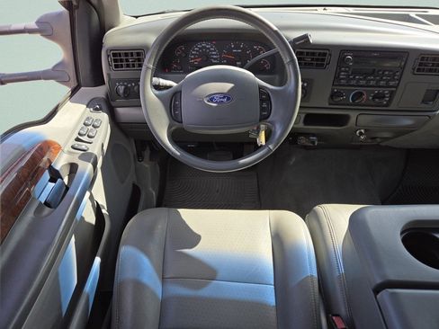 Used 2003 Ford F350 Lariat AWD/4WD image 4