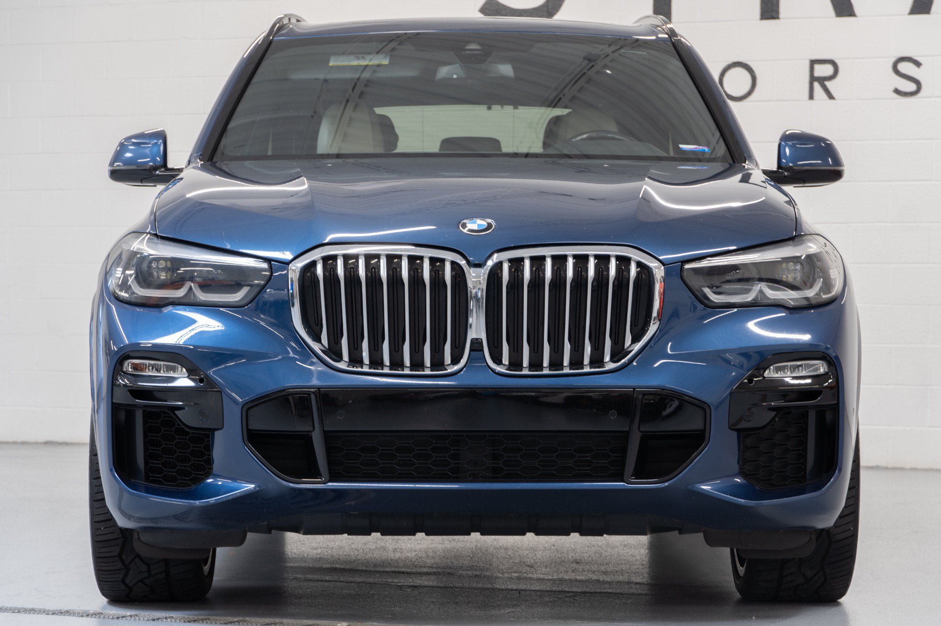 Used 2021 BMW X5 xDrive40i w/ M Sport Package AWD/4WD image 2