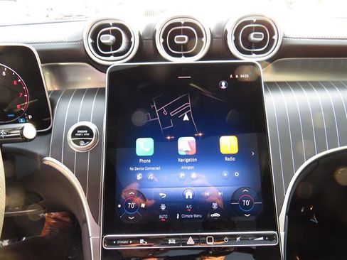 Used 2025 Mercedes-Benz GLC 300 4MATIC image 14