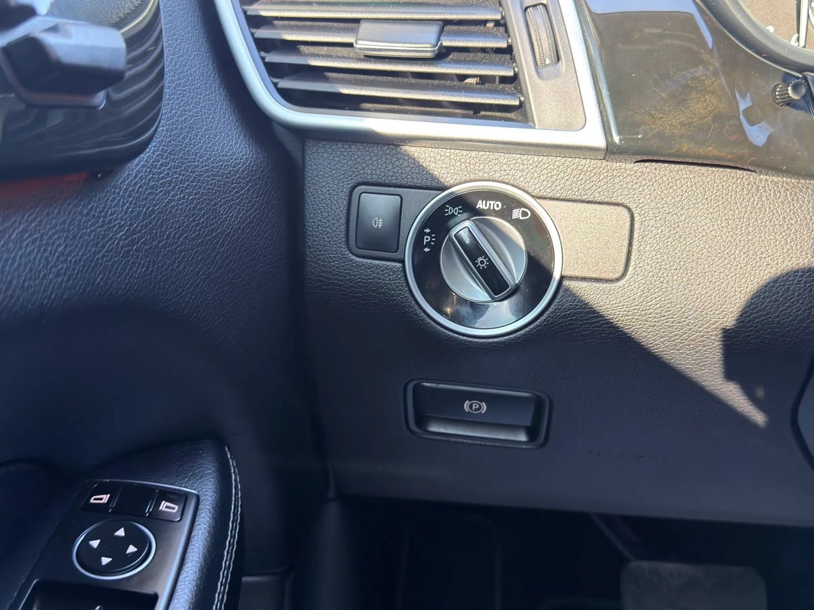 Used 2015 Mercedes-Benz GL 450 4MATIC w/ Parking Assist Package image 19