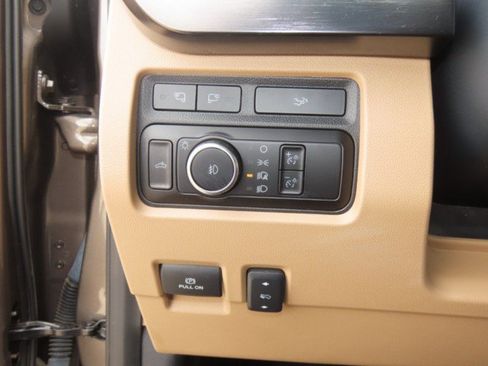 Used 2023 Ford F350 Lariat w/ Lariat Ultimate Package AWD/4WD image 25