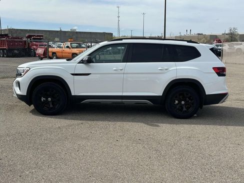 New 2025 Volkswagen Atlas Peak Edition SE AWD/4WD image 2