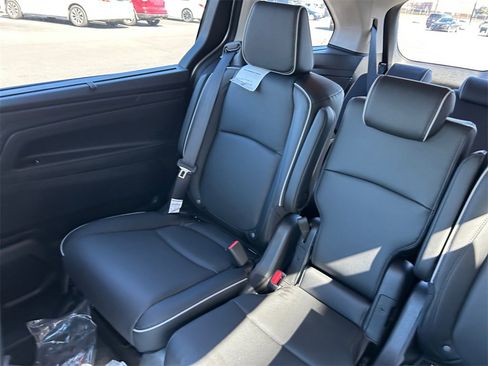 New 2026 Honda Odyssey Touring image 17