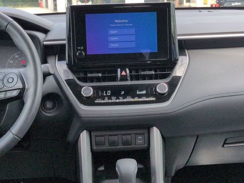 Certified 2025 Toyota Corolla Cross LE FWD image 18