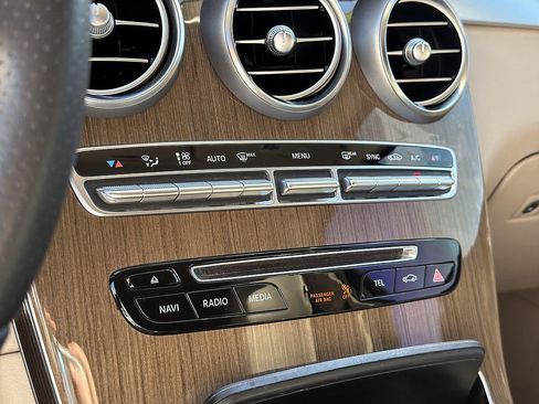 Used 2018 Mercedes-Benz GLC 300 image 37