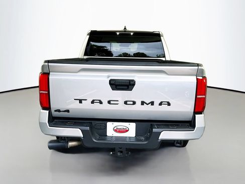 Certified 2025 Toyota Tacoma SR5 AWD/4WD image 6