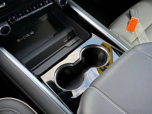Certified 2025 Chevrolet Tahoe Premier RWD image 35