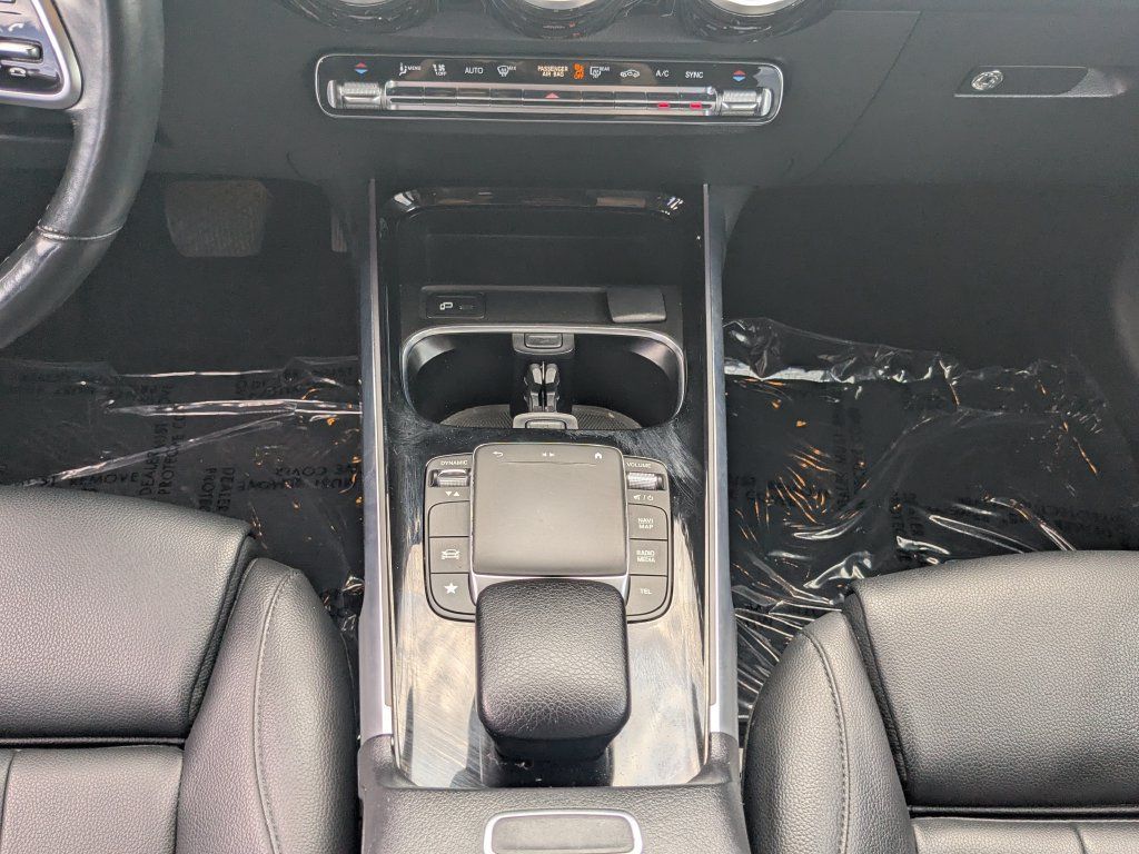 Used 2022 Mercedes-Benz GLB 250 4MATIC w/ Premium Package Lite image 6