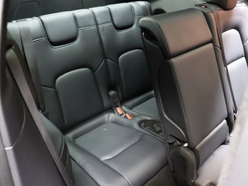 Used 2022 Tesla Model Y Long Range image 60