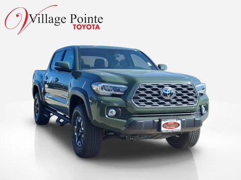Certified 2021 Toyota Tacoma TRD Off-Road w/ TRD Premium Off Road Package AWD/4WD image 3