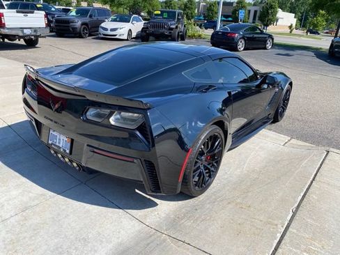 Used 2018 Chevrolet Corvette Z06 RWD image 3