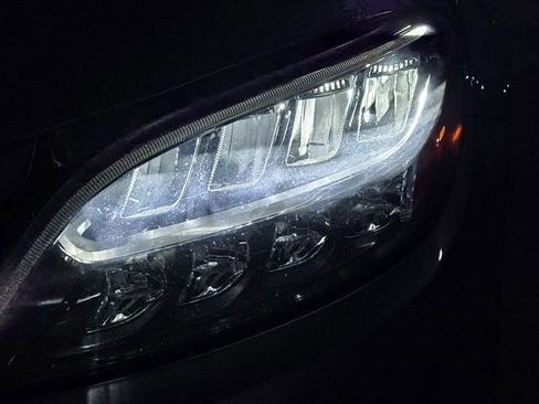 Used 2019 Mercedes-Benz C 300 Sedan image 8