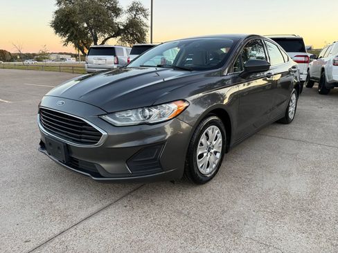 Used 2020 Ford Fusion S image 3