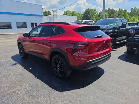 New 2026 Chevrolet Trax LT w/ Midnight Edition FWD image 5