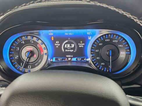 Used 2023 Chrysler 300 C image 23