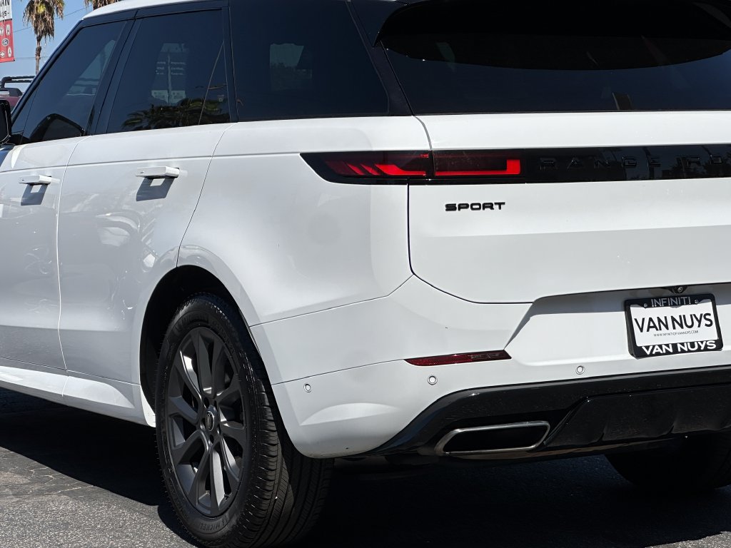 Used 2024 Land Rover Range Rover Sport Dynamic SE AWD/4WD image 5