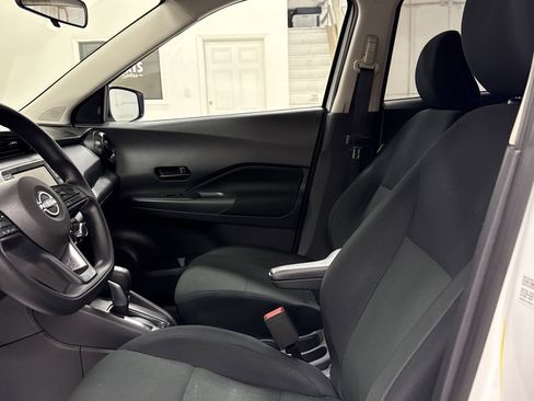 Used 2024 Nissan Kicks S image 4