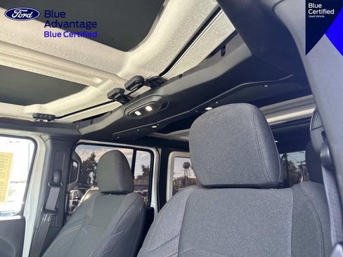 Used 2024 Jeep Wrangler Unlimited AWD/4WD image 19