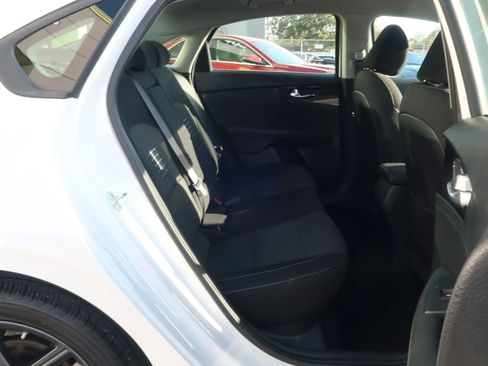 Used 2019 Kia Forte S image 21