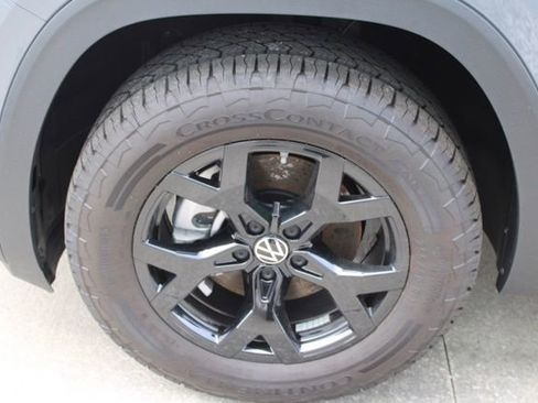 New 2026 Volkswagen Atlas Peak Edition AWD/4WD image 9
