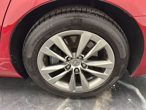 Used 2013 Lexus LS 460 AWD w/ Comfort Pkg image 32