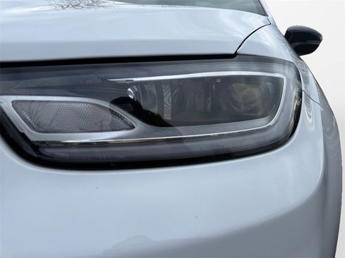 Used 2025 Chrysler Pacifica Select image 22