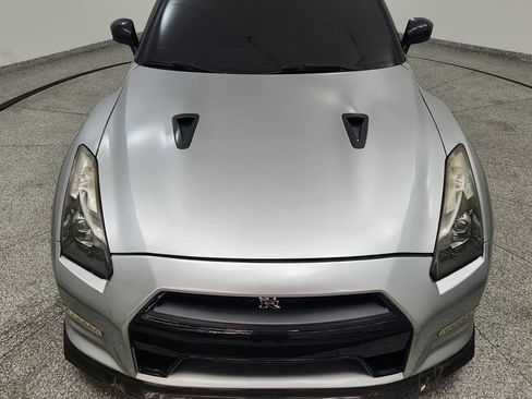 Used 2010 Nissan GT-R Premium AWD/4WD image 10