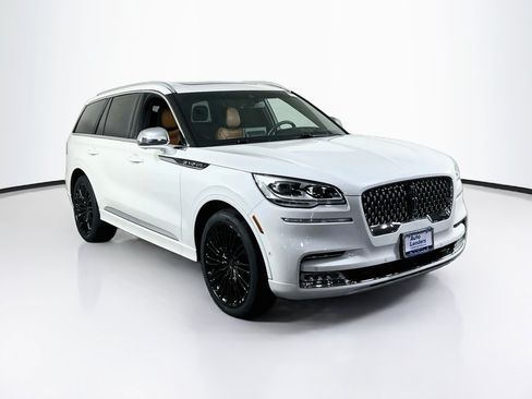 Used 2022 Lincoln Aviator Black Label w/ Dynamic Handling Package AWD/4WD image 3