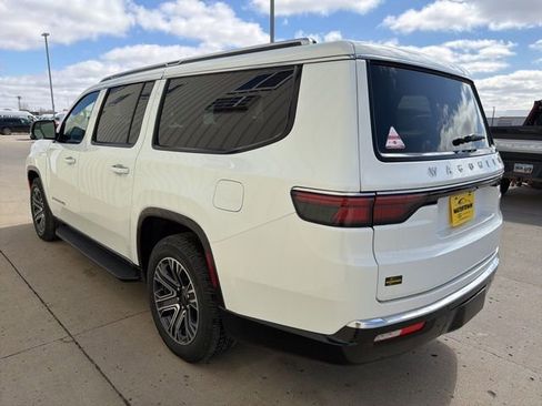 Used 2025 Jeep Wagoneer L 4WD image 3