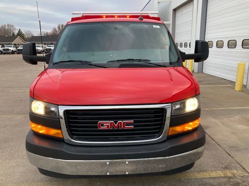 New 2025 GMC Savana 3500 w/ Power Convenience Package RWD image 3