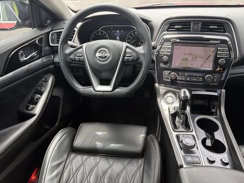 Used 2023 Nissan Maxima Platinum w/ Sport Mat Group FWD image 18