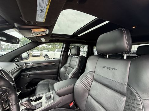 Used 2017 Jeep Grand Cherokee SRT AWD/4WD image 28