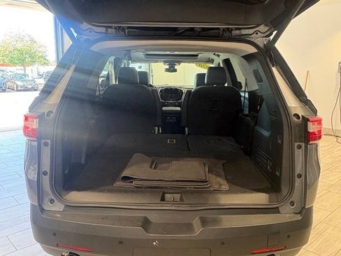 Used 2020 Chevrolet Traverse LT w/ LT Premium Package AWD/4WD image 8