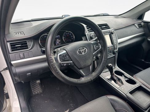 Used 2016 Toyota Camry SE FWD image 11