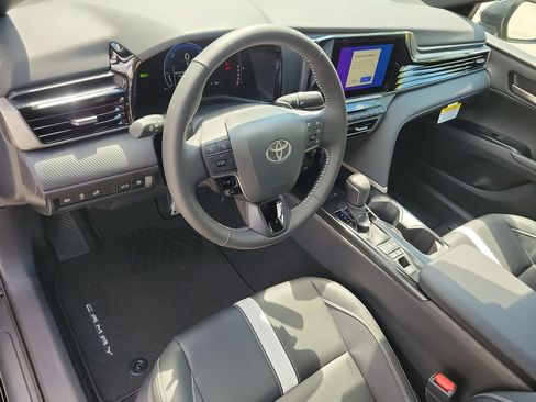 New 2026 Toyota Camry Hybrid FWD image 7