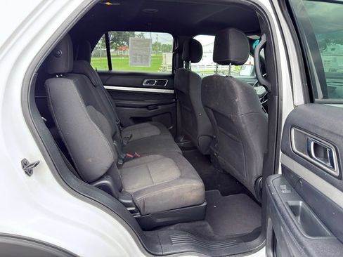 Used 2017 Ford Explorer XLT FWD image 28