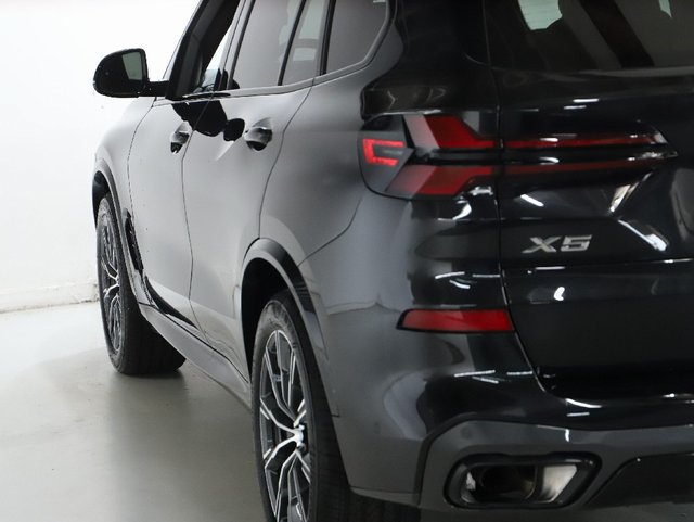 Used 2026 BMW X5 xDrive40i w/ M Sport Package AWD/4WD image 48