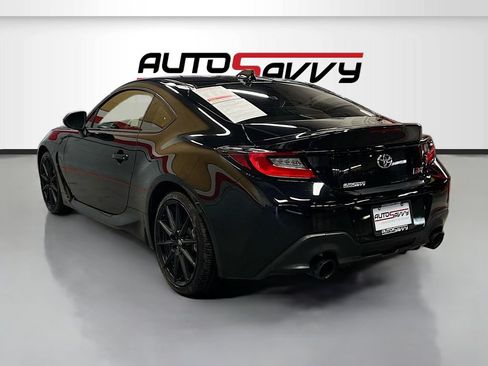 Used 2024 Toyota GR86 Premium RWD image 5