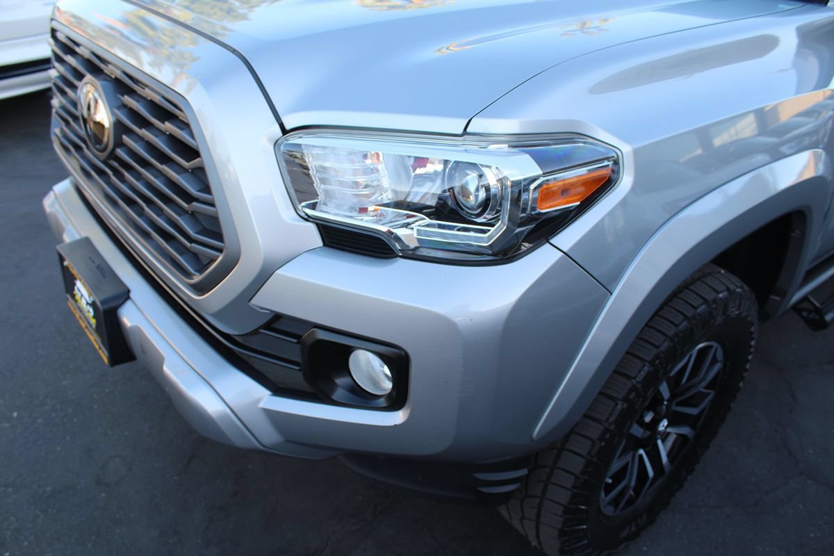 Used 2021 Toyota Tacoma TRD Sport w/ Technology Package AWD/4WD image 11