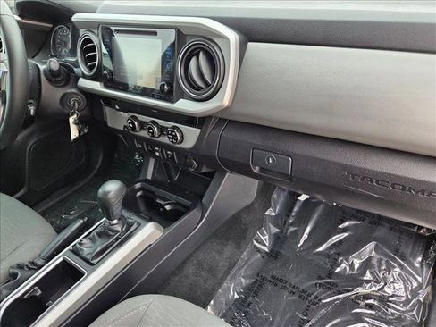 Certified 2018 Toyota Tacoma SR5 RWD image 20