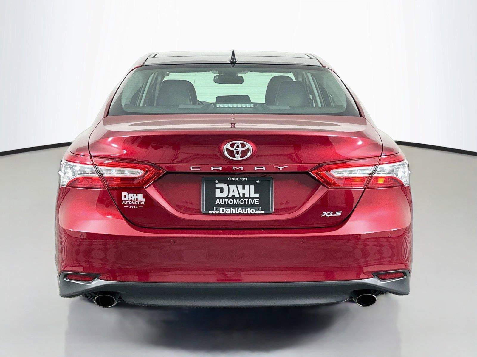 Used 2018 Toyota Camry XLE FWD image 6