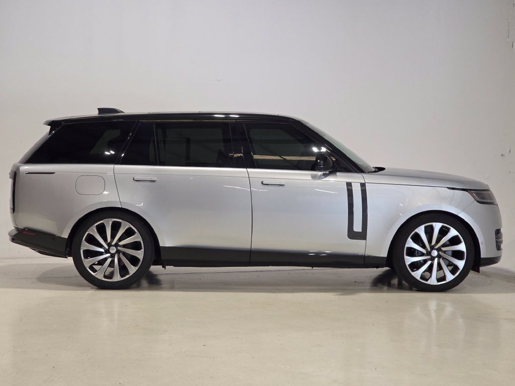 Certified 2025 Land Rover Range Rover Long Wheelbase Autobiography AWD/4WD image 4