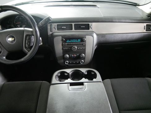 Used 2009 Chevrolet Avalanche LS w/ Convenience Package #1 AWD/4WD image 10