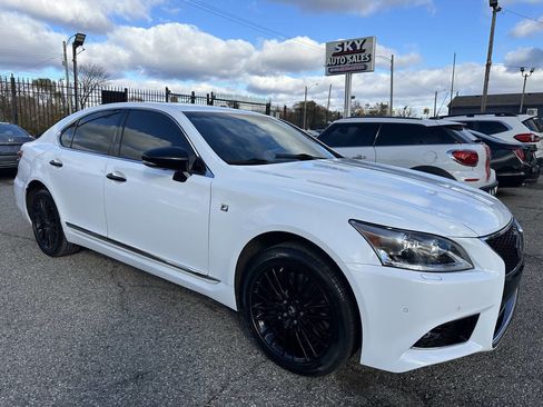 Used 2015 Lexus LS 460 AWD image 3