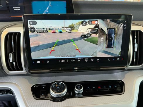 Certified 2025 Ford Expedition Active AWD/4WD image 18
